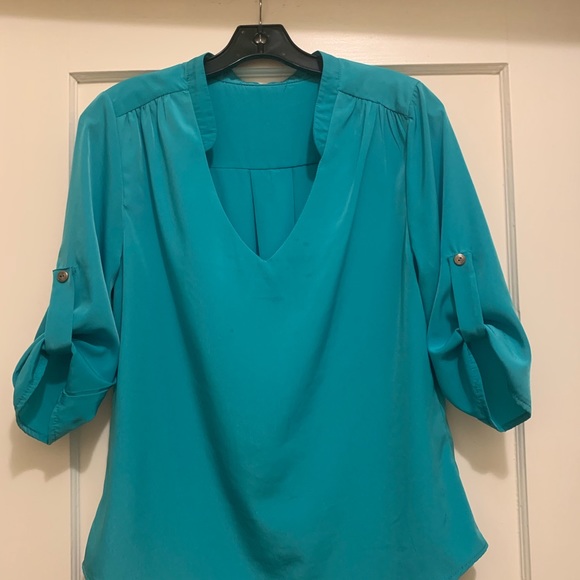 Green blouse - Picture 3 of 5